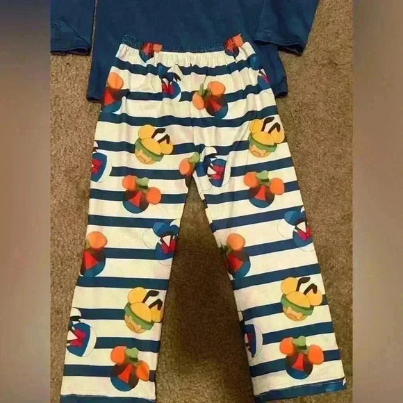 Mickey Mouse & Friends Outfit Size 3t - Picture 4 of 6